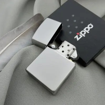 ZIPPO-Feuerzeug Satin Chrome 205